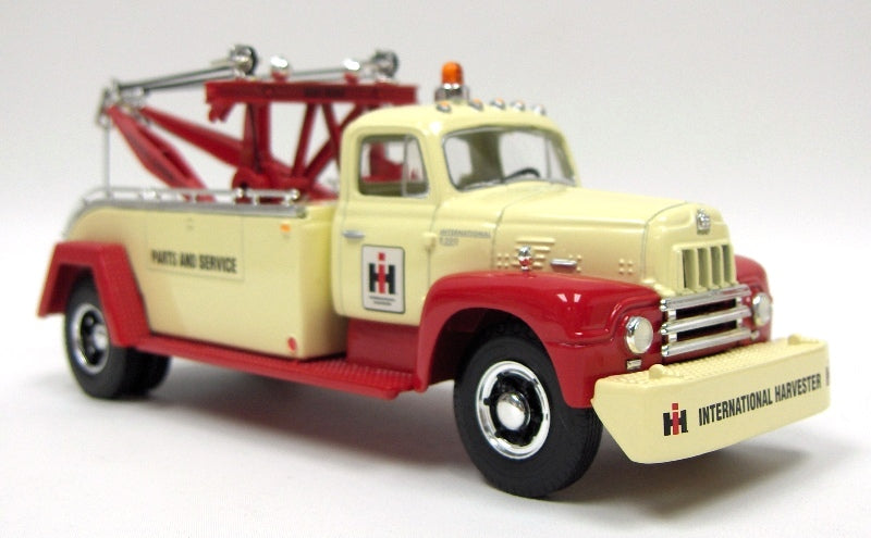 1/34 High Detail International “R” Series Tow Truck “IH Parts & Service” by 1st Gear