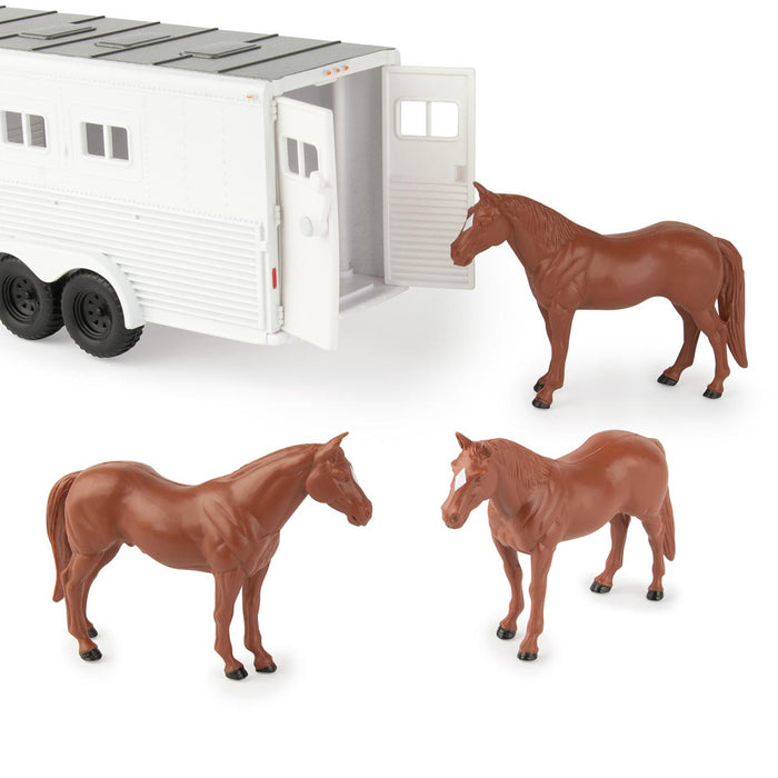 (B&D) 1/32 John Deere 4 Piece Hobby Farm Set with Horses - Damaged Box