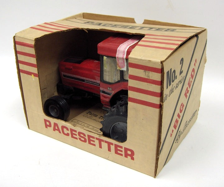 (B&D) 1/16 Pacesetter “Big Red” IH 88 Series No. 2 in Series with Duals - Damaged Item & Box