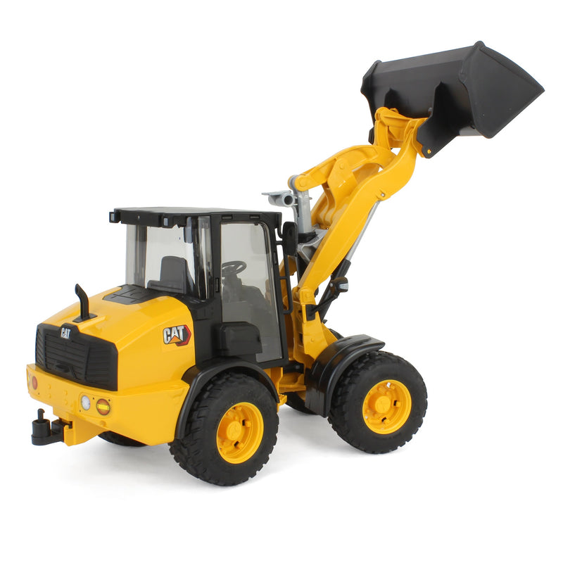 1/16 CAT Wheel Loader by Bruder