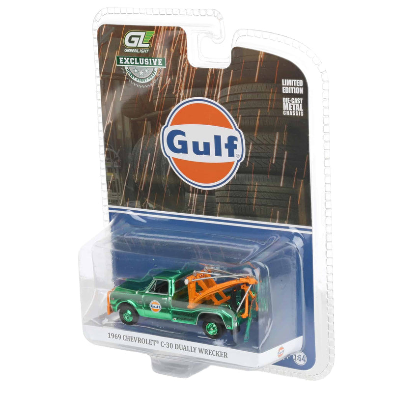 Green Chrome Chase Unit ~ 1/64 1969 Chevrolet C-30 Dually Wrecker, Gulf Oil