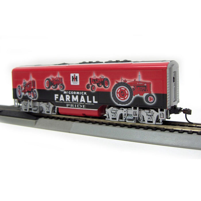 1/87 HO Scale Limited Edition IH Farmall Engine Car and 14 Piece Track, #2 in Series