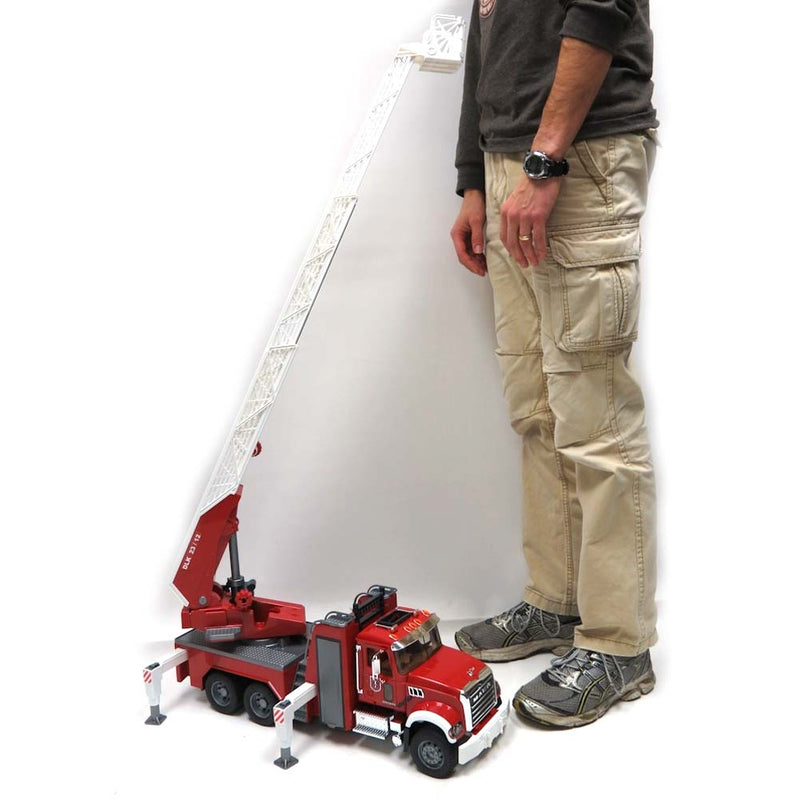 (B&D) 1/16 Mack Granite Fire Engine with Extendable Ladder - Damaged Item