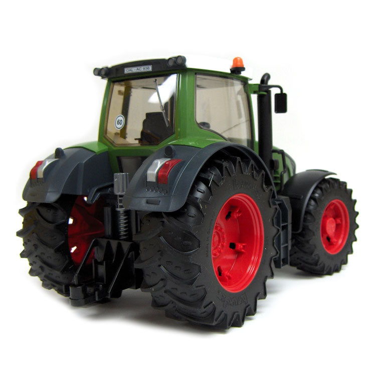 1/16 Fendt 936 Vario Tractor by Bruder