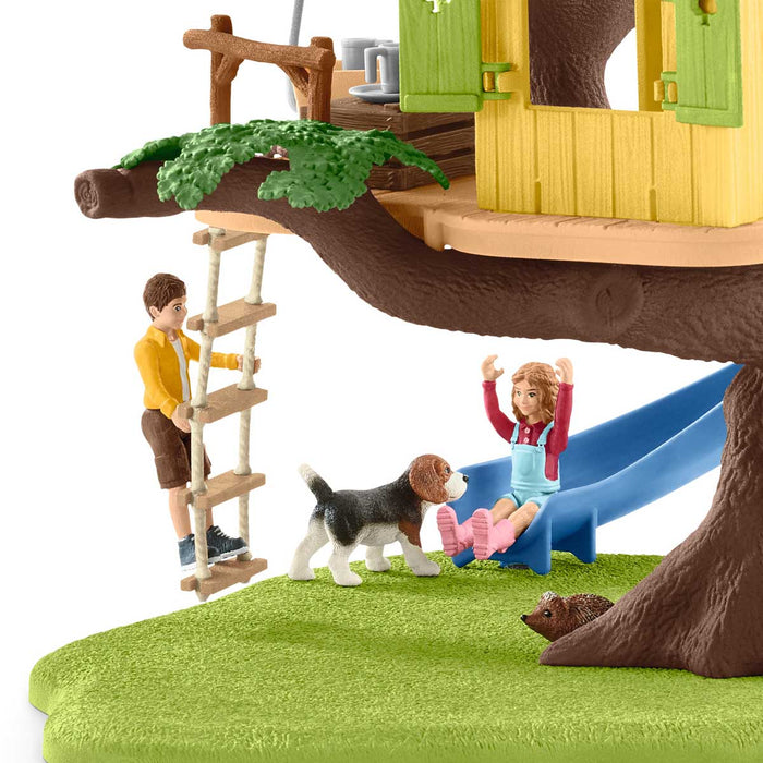 Farm World Adventure Tree House by Schleich