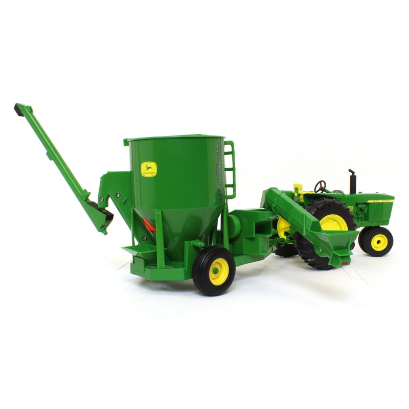 1/16 John Deere 3020 with Grinder Mixer