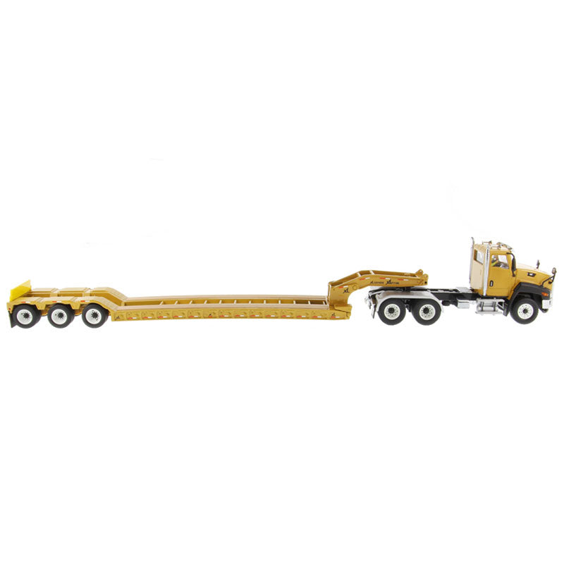 1/50 Caterpillar CT660 Highway Truck with Lowboy Trailer