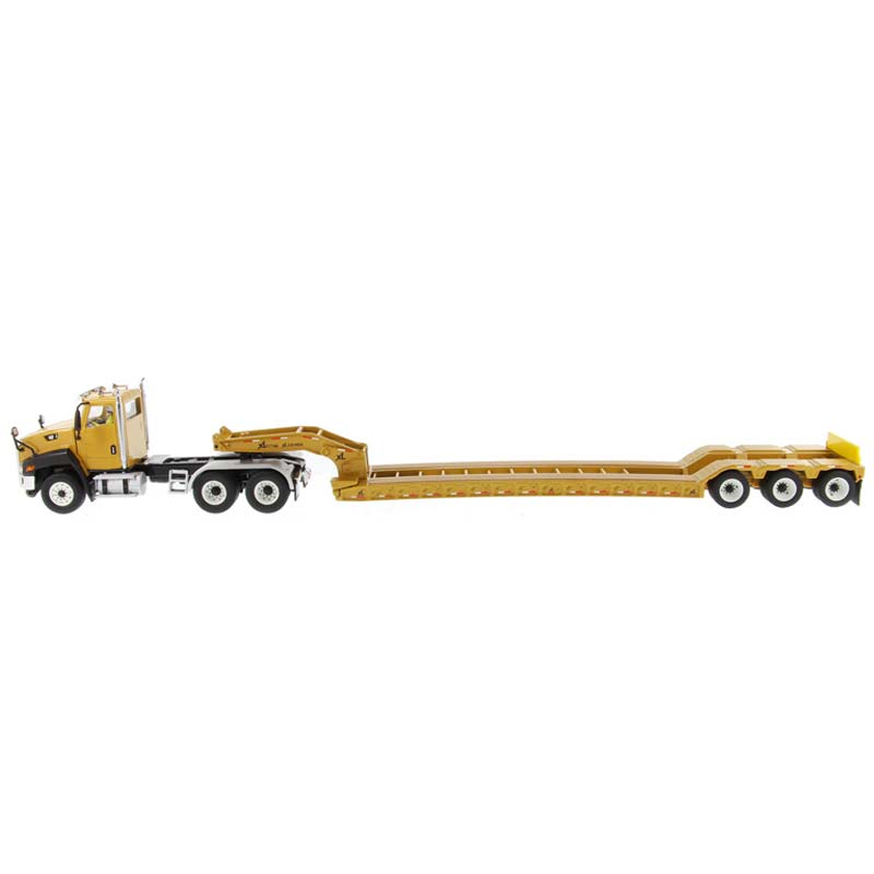 1/50 Caterpillar CT660 Highway Truck with Lowboy Trailer