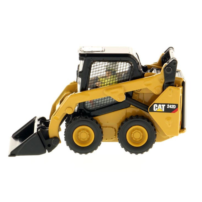 1/50 Caterpillar 242D Compact Skid Steer Loader - High Line Series