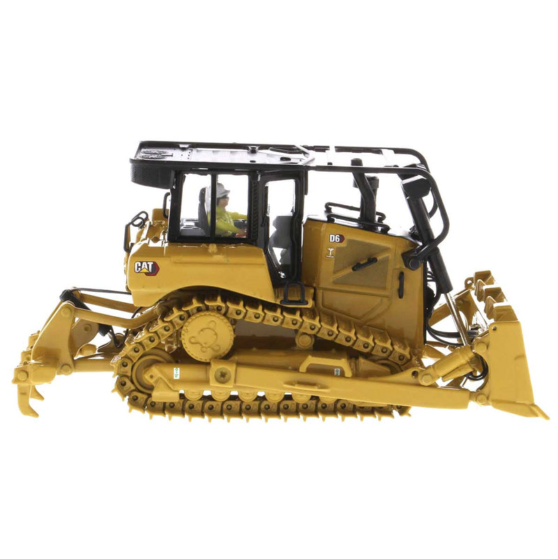 1/50 CAT D6 Track-Type Tractor with SU Blade by Diecast Masters