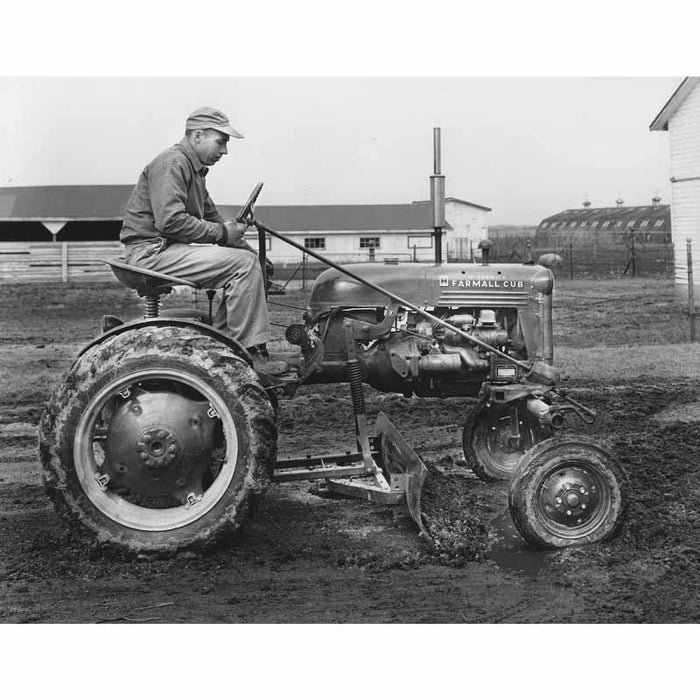 Farmall Cub Encyclopedia: The Essential Guide to Models, History, Implements, and Repair