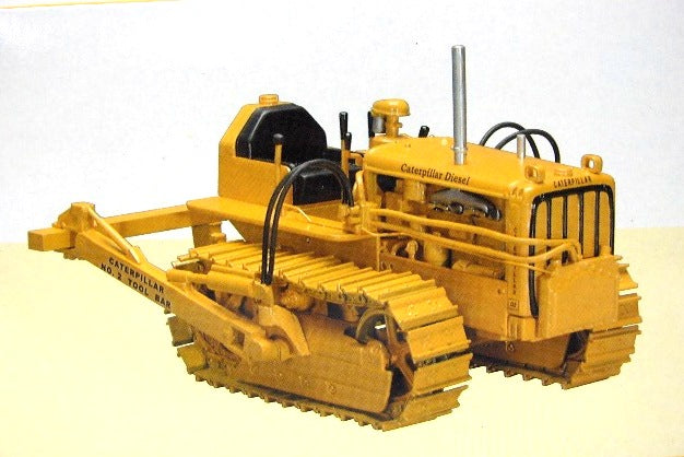 1/16 CAT D2 Crawler with Tool Bar Ripper by SpecCast