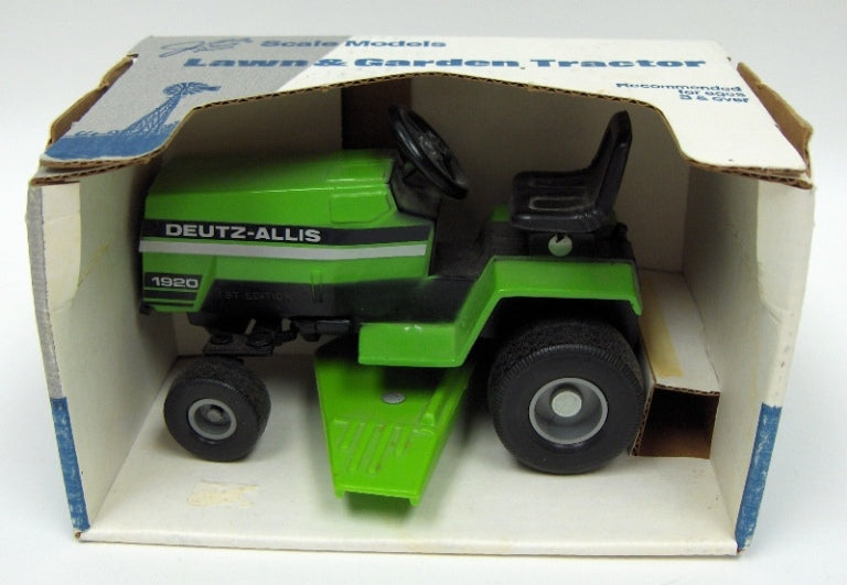 1/16 Deutz Allis 1920 Lawn Tractor w/ Mower Deck & Rear Hitch by Scale Models