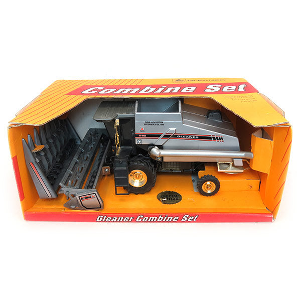 1/24 Limited Edition 1995 Farm Show Gold Trim Gleaner R-62 Combine with Both Headers