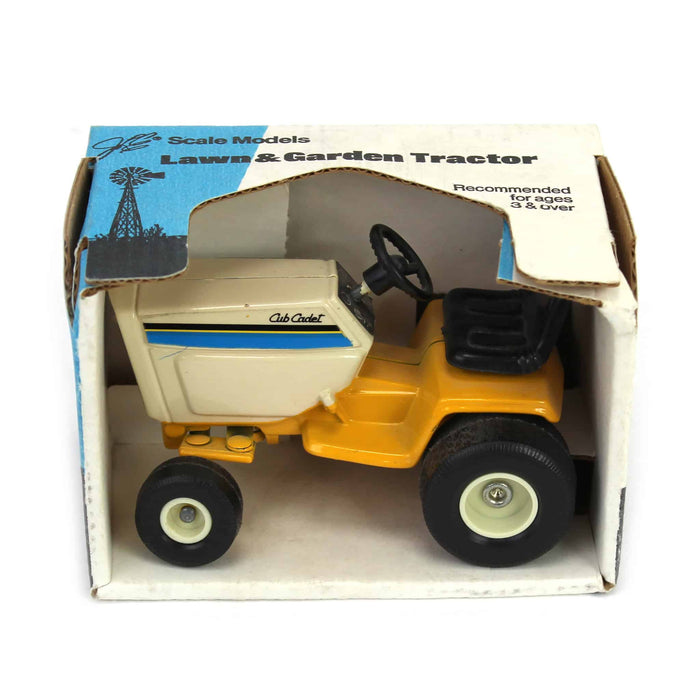 (B&D) 1/16 Cub Cadet Die-cast Lawn & Garden Tractor - Damaged Item