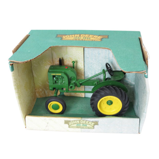 1/16 John Deere 1941-1946 LA by SpecCast