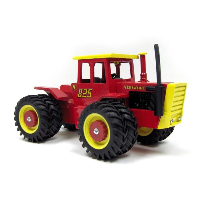 1/16 Versatile 825 4WD by Scale Models