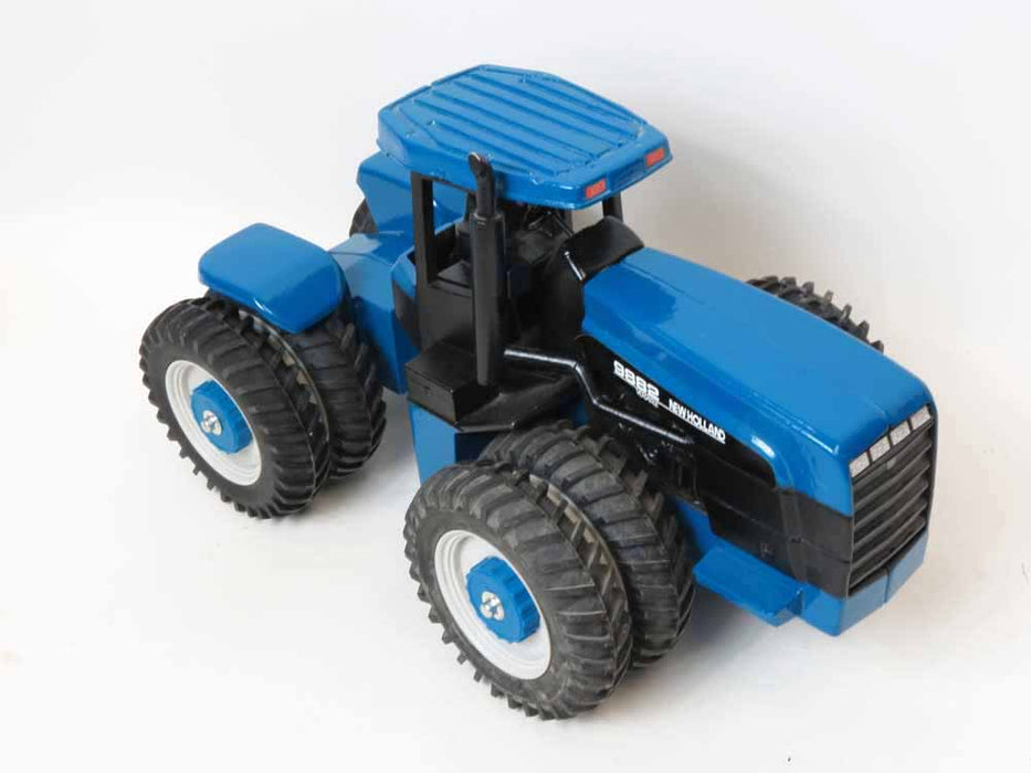 1/16 New Holland Versatile 9882 with Duals, Made in the USA