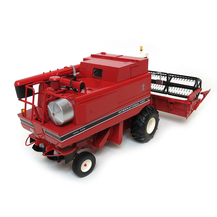 1/32 International 1460 Axial-Flow Combine with Grain Head, European Version