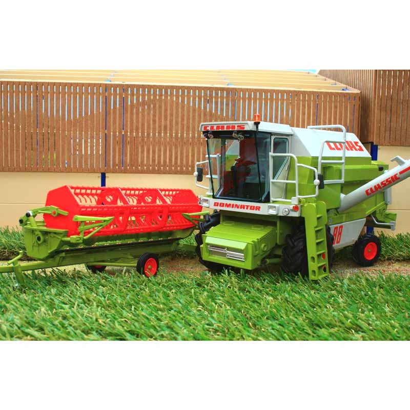 1/32 High Detail Claas 88 Dominator Classic Combine by Replicas