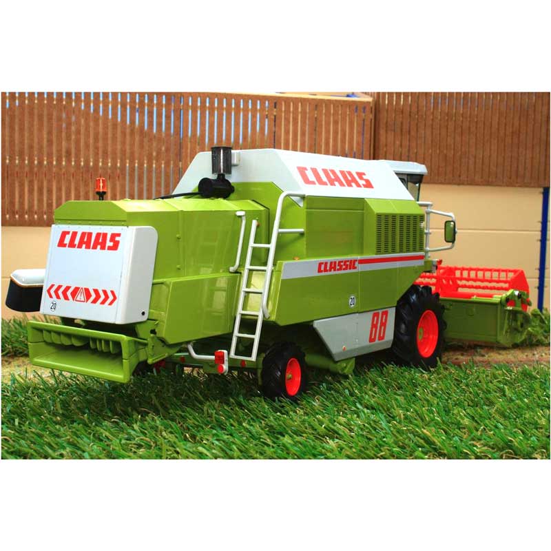 1/32 High Detail Claas 88 Dominator Classic Combine by Replicas