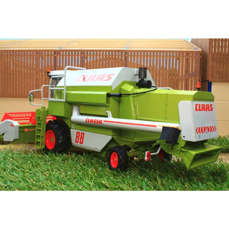 1/32 High Detail Claas 88 Dominator Classic Combine by Replicas