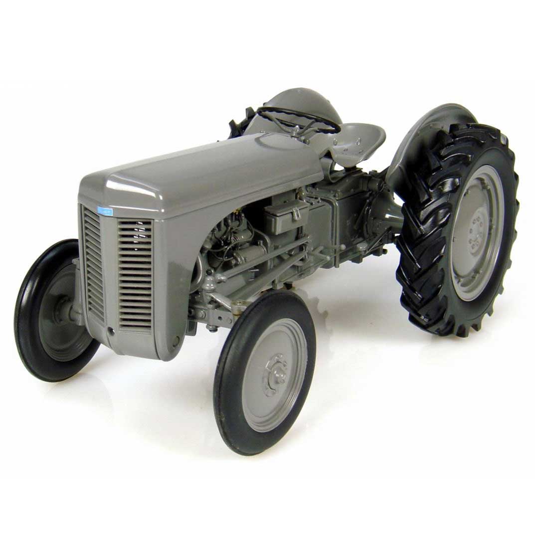 1/16 Massey Ferguson TEA-20 The Little Grey Tractor by Universal