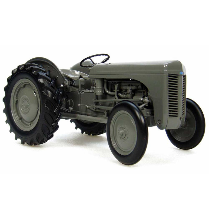 1/16 Massey Ferguson TEA-20 The Little Grey Tractor by Universal Hobbies