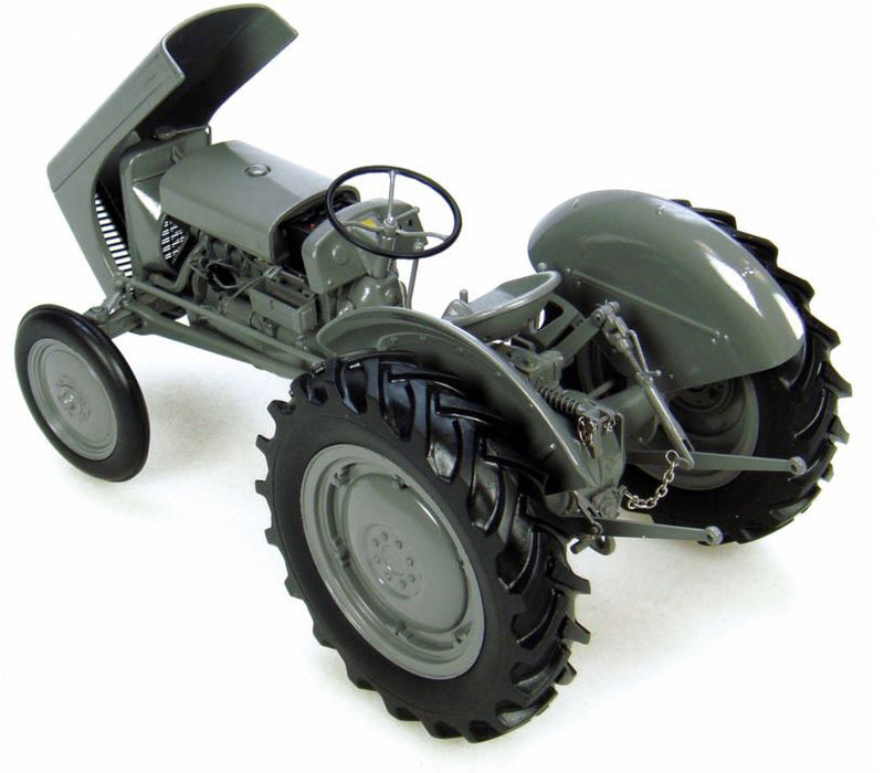 1/16 Massey Ferguson TEA-20 The Little Grey Tractor by Universal Hobbies