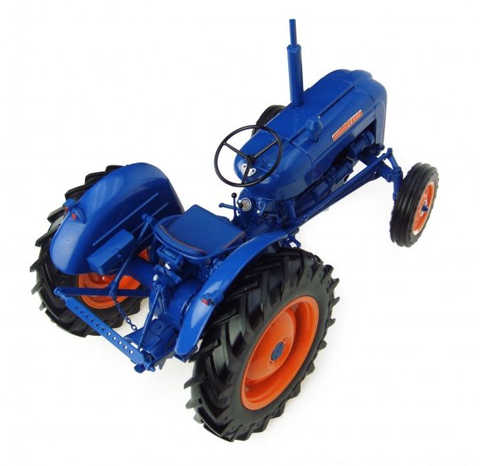 1/16 Fordson Dexta Tractor (1960-1962) by Universal Hobbies