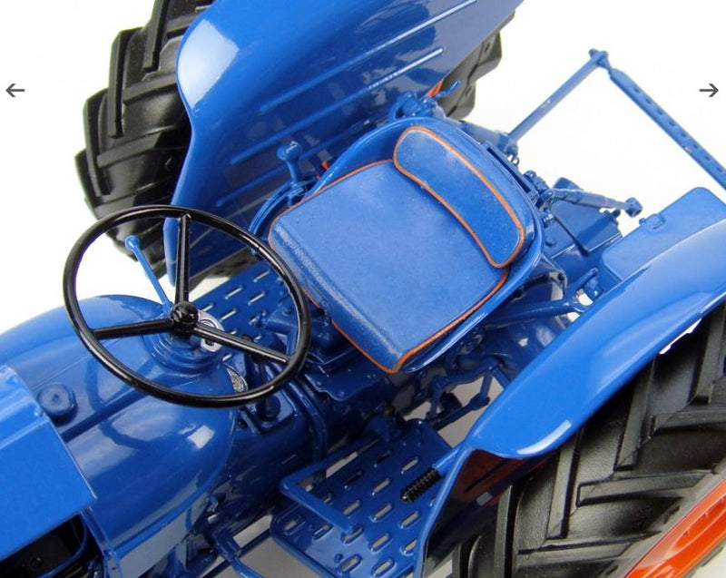 1/16 Fordson Dexta Tractor (1960-1962) by Universal Hobbies