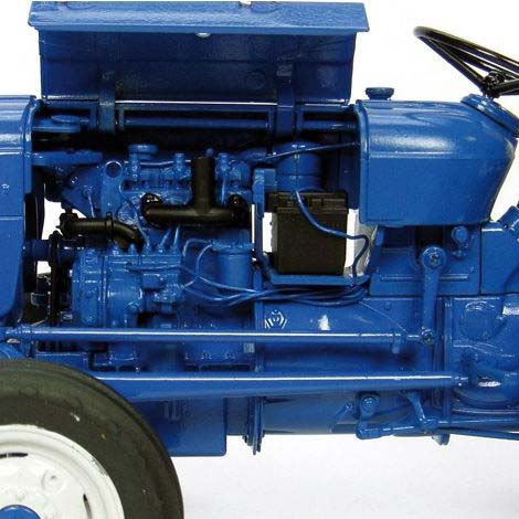 1/16 Ford Dexta 2000 Super Diesel Tractor by Universal Hobbies