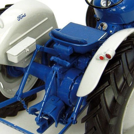 1/16 Ford Dexta 2000 Super Diesel Tractor by Universal Hobbies