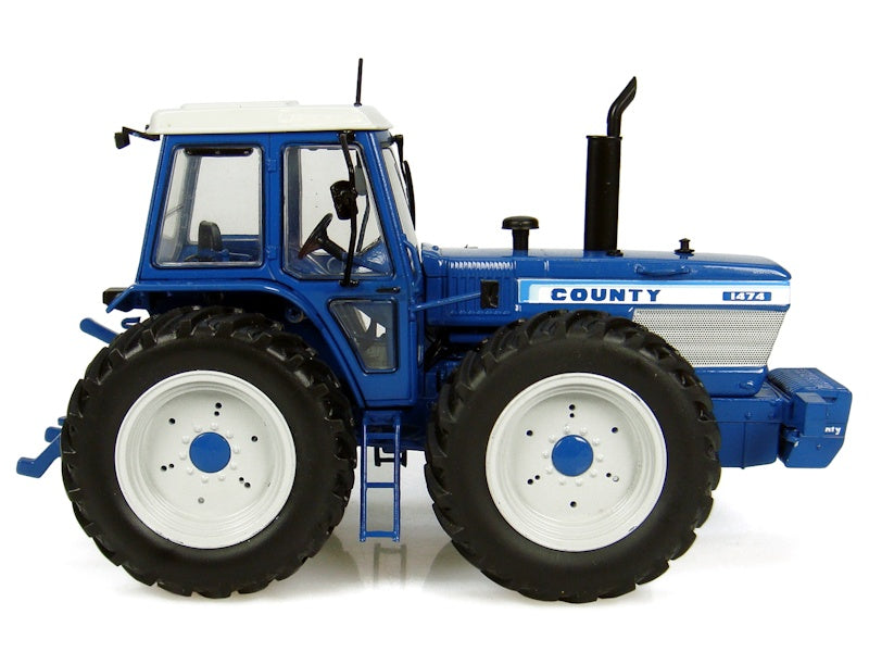 1/32 County 1474 Tractor by Universal Hobbies