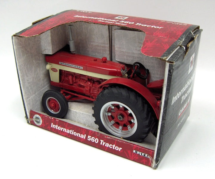 V&O 1/16 IH Farmall 560 Wide Front with Wheatland Fenders by ERTL