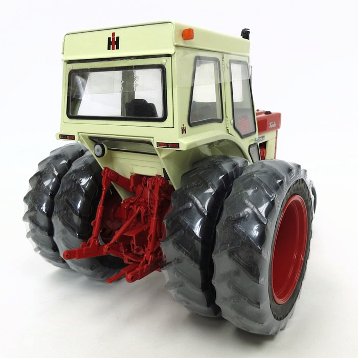 1/16 International Harvester 1466 White Cab with Duals, Precision Series #18 by ERTL