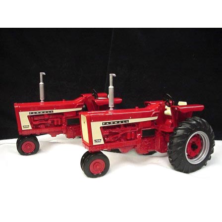 1/16 IH Farmall 706 & 806 2 Piece Collector Set with Precision Wheels & Tires