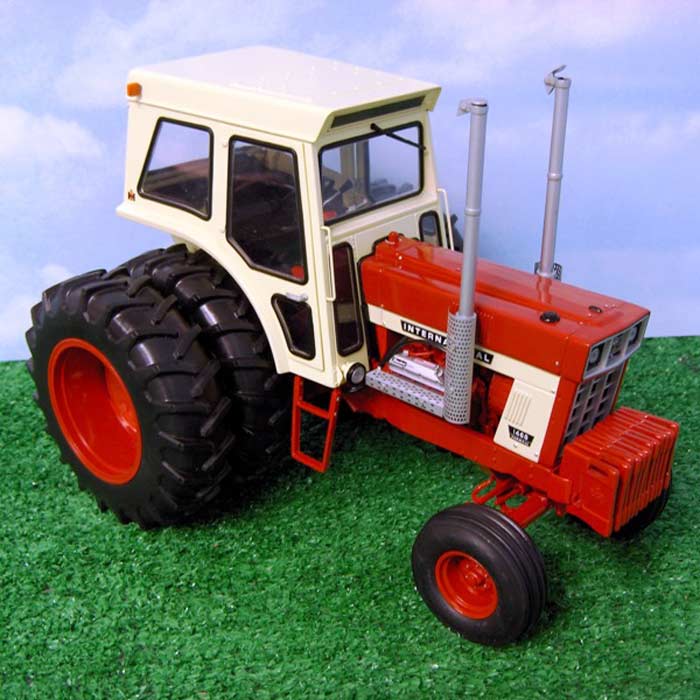 1/16 International Harvester 1468 Tractor with Duals, ERTL Precision Key Series #3