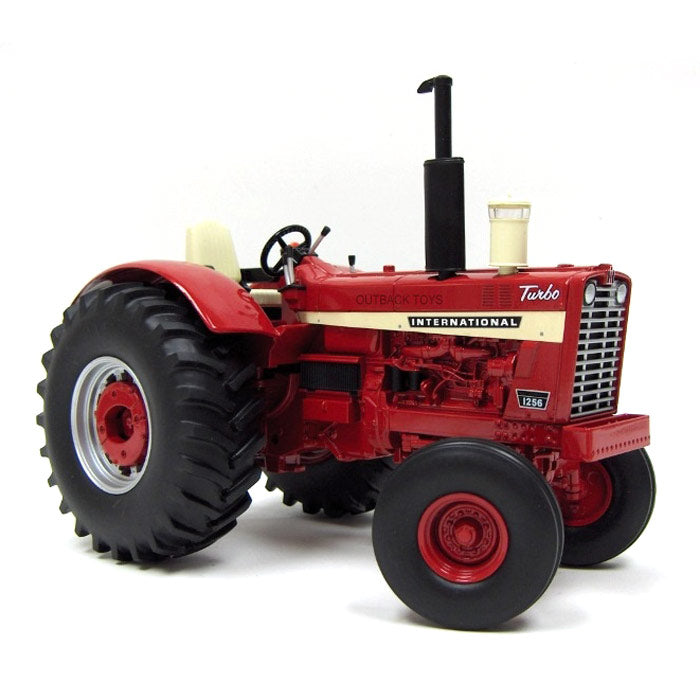 1/16 International 1256 with Wheatland Fenders