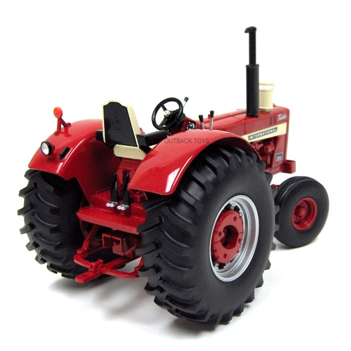 1/16 International 1256 with Wheatland Fenders