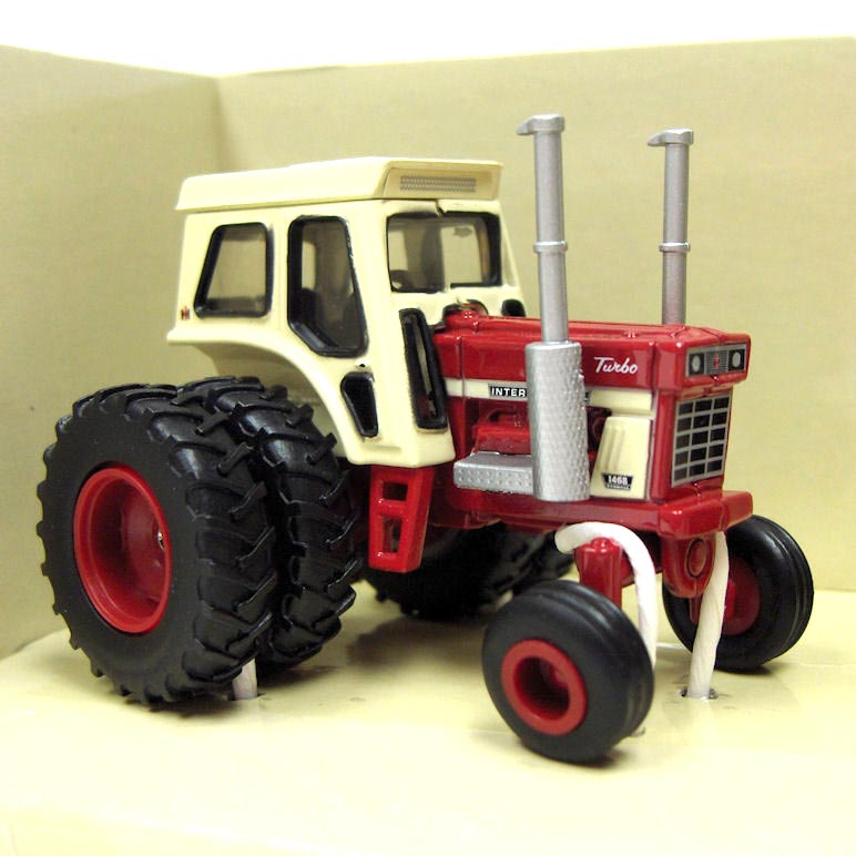1/64 International Harvester 1468 & 1466 40th Anniversary Tractor Set by ERTL