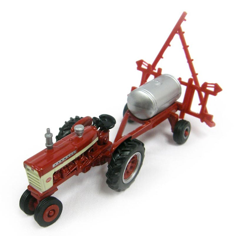 1/64 IH Farmall 460 with Sprayer 2 Piece Set