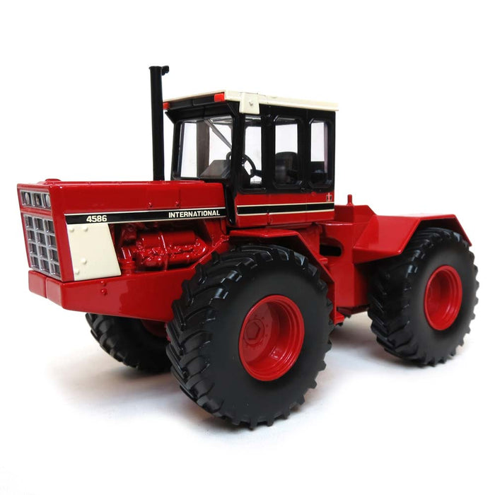 1/32 International Harvester 4586 4WD with Singles