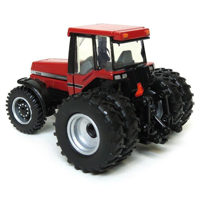 1/64 Case IH 7250 Magnum with Duals, Authentics #7