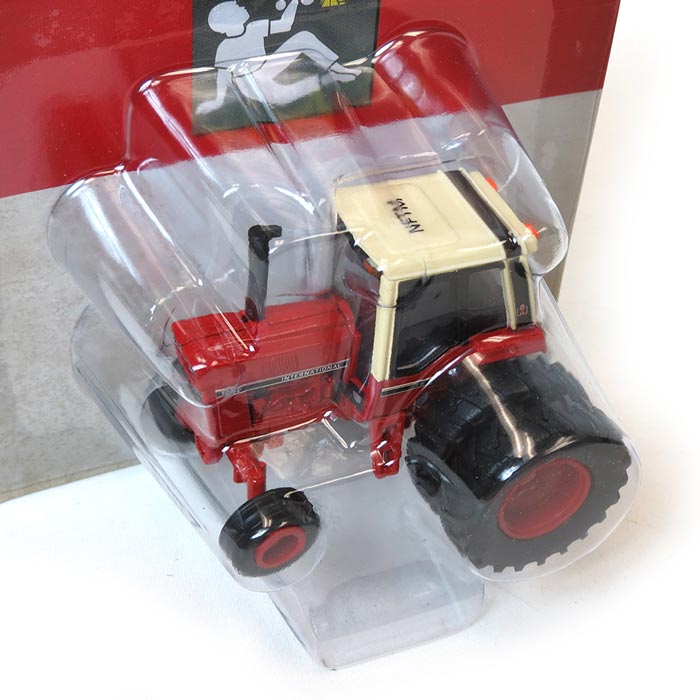 1/64 International 1086 with Duals, 2015 National Farm Toy Museum