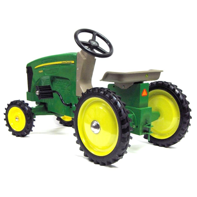 (B&D) John Deere 7930 Pedal Tractor with MFD - Box Damage