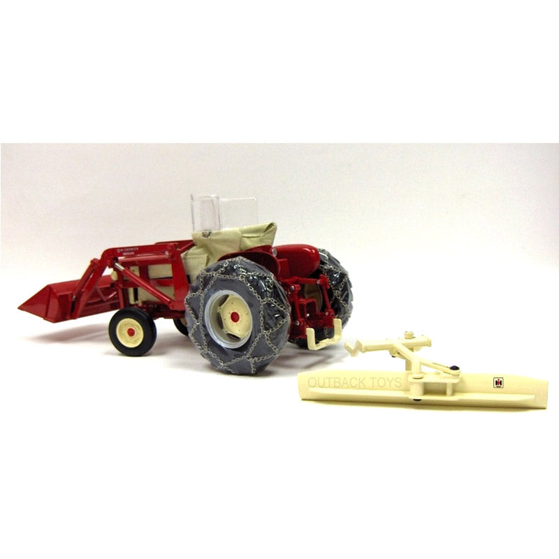 1/16 International Harvester 460 Tractor with Loader & Tire Chains by ERTL, 2009 IHCC Red Power Round Up
