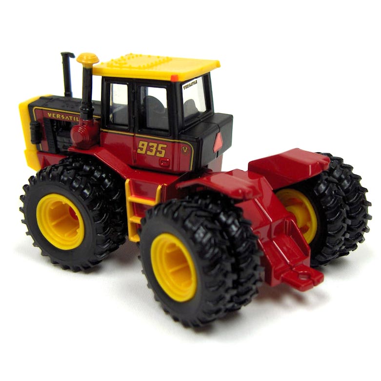 1/64 Versatile 935 4-Wheel Drive Tractor with Duals by ERTL, 2011 National Farm Toy Show