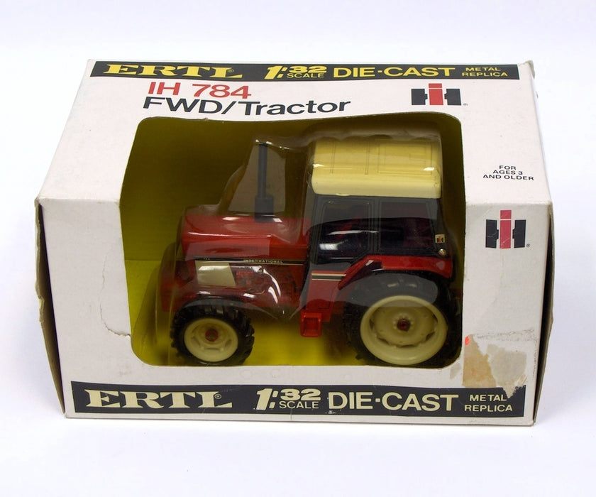 (B&D) 1/32 International 784 Tractor with Cab - Damaged Box