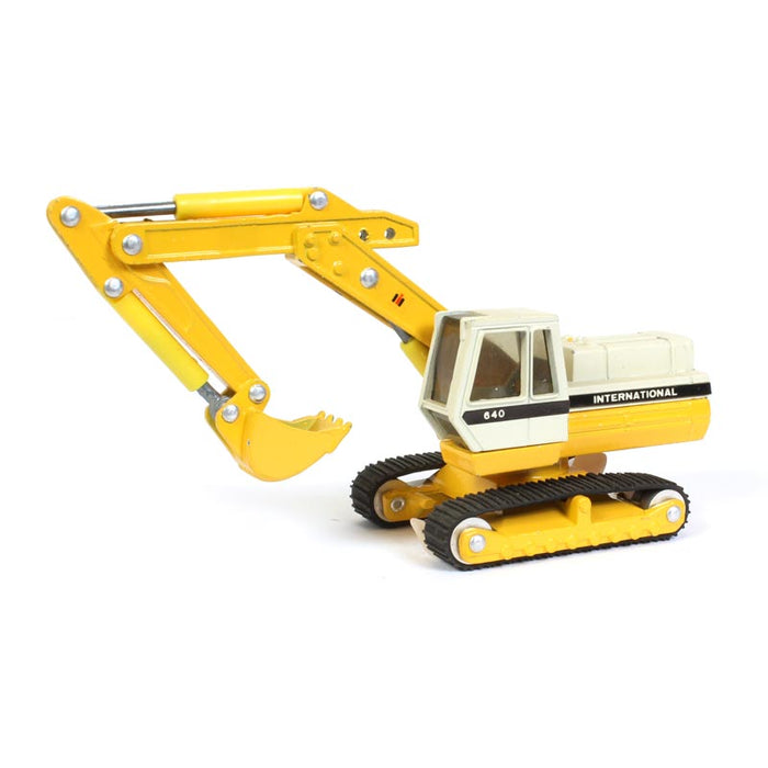 (B&D) 1/64 International 640 Excavator with Rubber Tracks by ERTL - Cab Decal Partially Off